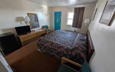 Photo 5 - Relax Inn