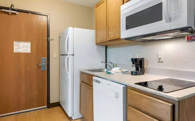 Photo 5 - Birch Hill Suites South Bend