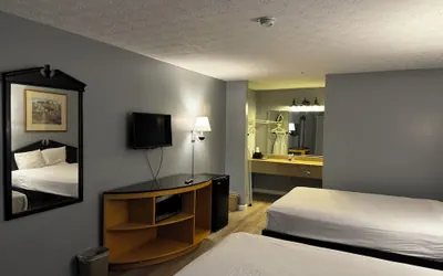 Photo 3 - Suni's Place