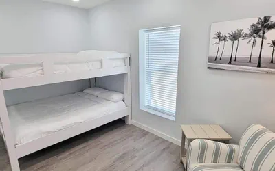 Photo 5 - 2 Levels - New Townhome -heated Pool - #1