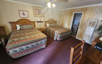 Photo 4 - Smokey Bear Motel