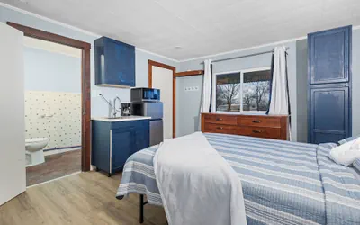 Photo 4 - Workforce Suites