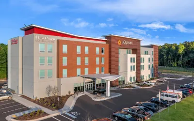 La Quinta Inn & Suites by Wyndham Mebane