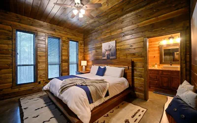 Photo 3 - Cabin Vibe - Bunkroom - 3 King - Firepit - Shuffleboard