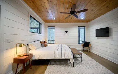Photo 3 - Quiet/private Cabin - Couples/family - Ideal Location