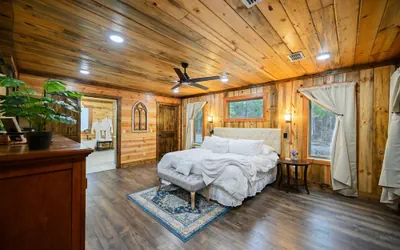 Photo 3 - Red Fern Cabin Beauty Awaits