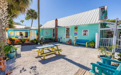 Photo 2 - Colony Beach Club 101
