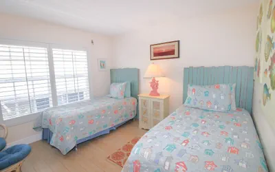 Photo 4 - Colony Beach Club 105