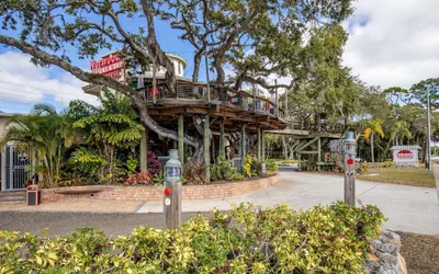 Photo 2 - Colony Beach Club 109