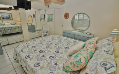 Photo 4 - Colony Beach Club 132