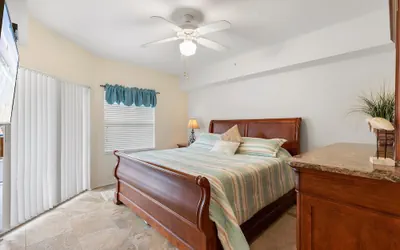 Photo 3 - Oceanwalk 1-203