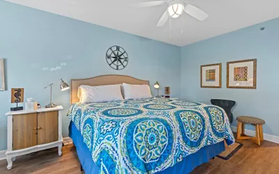 Photo 2 - Oceanwalk 13-303