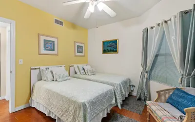 Photo 3 - Oceanwalk 1-403