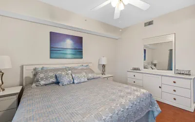 Photo 2 - Oceanwalk 1-403