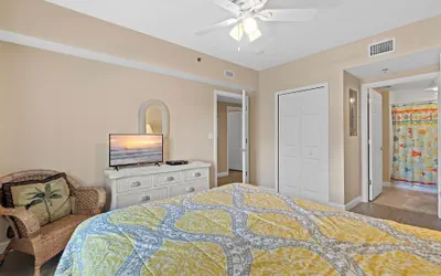 Photo 5 - Oceanwalk 3-403