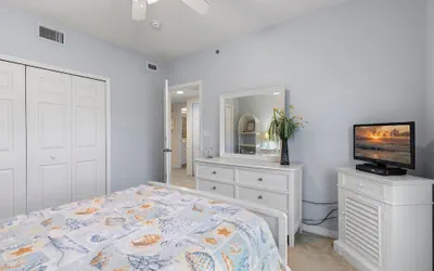 Photo 4 - Oceanwalk 9-404