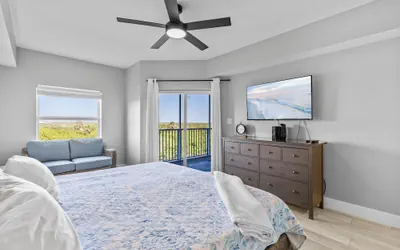 Photo 5 - Oceanwalk 5-405