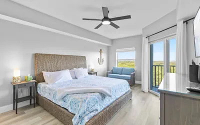 Photo 3 - Oceanwalk 5-405