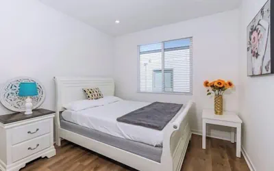 Photo 2 - Private Room With Shared Bathroom