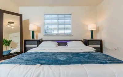 Photo 5 - Not Affected by the Fire/elegant Pasadena Retreat Prime Comfort Awaits