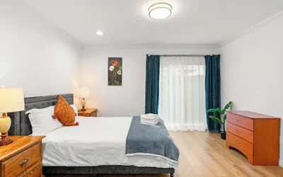 Photo 2 - Comfy Retreat With Yard & Cozy Interiors