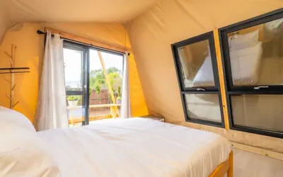 Photo 5 - Urban Glamping Oasis: Comfort & Adventure Combined