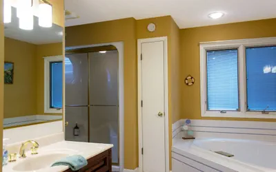 Photo 4 - Huge Manor w Indoor Hot Tub and Pool Table