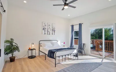 Photo 5 - Stylish 3br/2ba Urban Retreat Near Lively Downtown