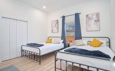 Photo 4 - Feel, Chill and Enjoy 4br/3ba Near Fun Riverwalk!