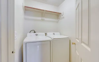 Photo 3 - Family Friendly 3 Bedroom 2 bath Home
