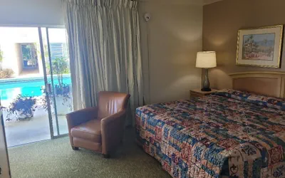 Photo 5 - Queens Lodge Motel