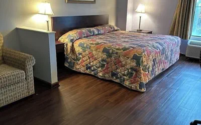Photo 4 - Lawrenceville Inn