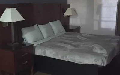 Photo 4 - Jackson Short Term Stays and OYO Hotel
