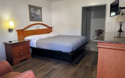 Photo 3 - Royal Inn