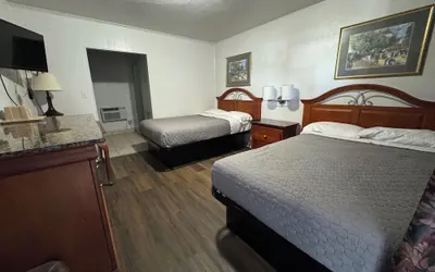 Photo 2 - Royal Inn