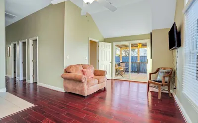 Photo 5 - Lux Apartment With Lake Views: Privacy and Wi-fi