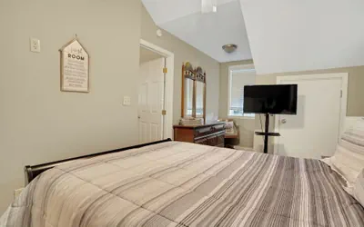Photo 3 - Lux Apartment With Lake Views: Privacy and Wi-fi