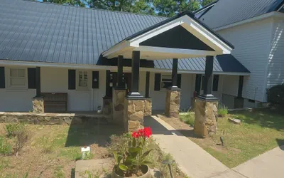 Photo 3 - Luxury Lakefront 4br: Jacuzzi, Game Room & Wi-fi