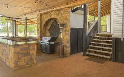 Photo 2 - Luxury Lakefront 4br: Jacuzzi, Game Room & Wi-fi