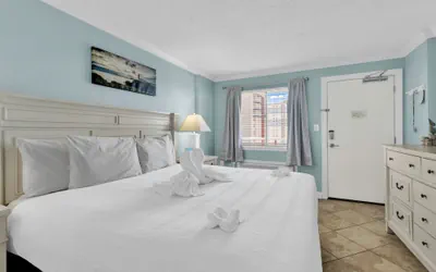 Photo 3 - Bluewater Resort 1106