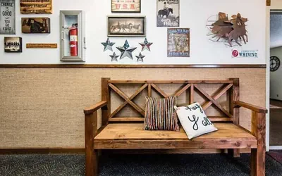 Photo 4 - Western Inn