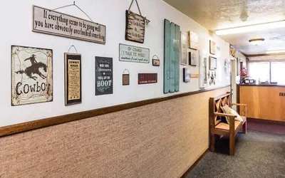 Photo 3 - Western Inn