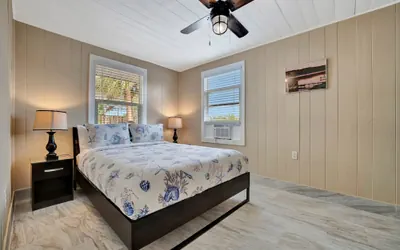 Photo 4 - Stones Throw Beachfront Luxury Suites