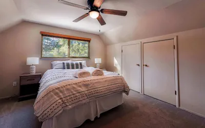 Photo 5 - Charming Cherokee Cabin Secluded Stay for 6 Just 10 Minutes to Tahoe!