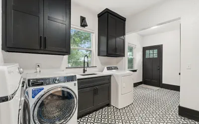 Photo 3 - 6BR Retreat Comfort Convenience Kitchen 16