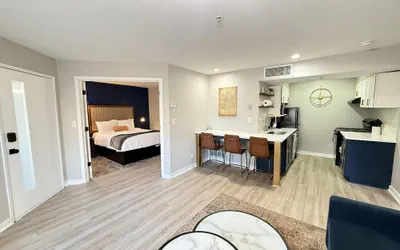 Photo 4 - NEW Central Buckhead Apt Atlanta Gem