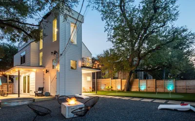 Photo 5 - Eastside Home w Awesome Yard - Golf Pool Firepit