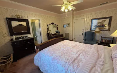 Photo 3 - Roseberry House Bed & Breakfast