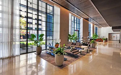 Photo 4 - Luxury 49FL Condo with City Views