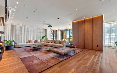 Photo 3 - Luxury 49FL Condo with City Views